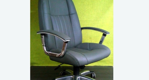 Перетяжка офисного кресла кожей. Западное Дегунино
